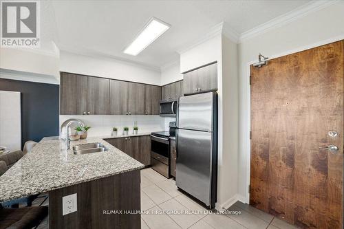 309 - 1235 Bayly Street, Pickering (Bay Ridges), ON - Indoor Photo Showing Kitchen With Double Sink With Upgraded Kitchen