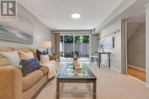 86 - 321 Blackthorn Street, Oshawa (Eastdale), ON - Indoor Photo Showing Living Room