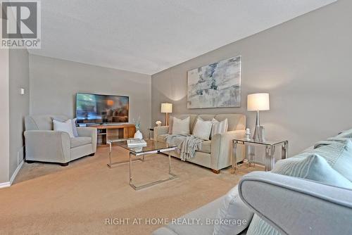 86 - 321 Blackthorn Street, Oshawa (Eastdale), ON - Indoor Photo Showing Living Room