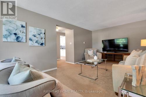 86 - 321 Blackthorn Street, Oshawa (Eastdale), ON - Indoor Photo Showing Living Room