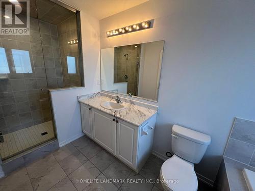 943 Kicking Horse Path, Oshawa, ON - Indoor Photo Showing Bathroom