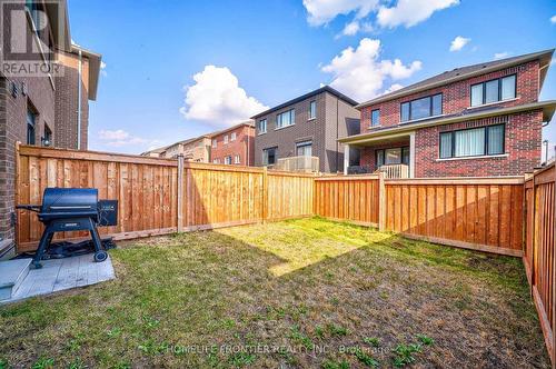 21 Fallharvest Way, Whitchurch-Stouffville, ON - Outdoor