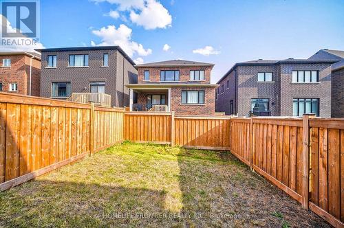 21 Fallharvest Way, Whitchurch-Stouffville, ON - Outdoor