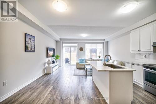 21 Fallharvest Way, Whitchurch-Stouffville, ON - Indoor Photo Showing Kitchen With Upgraded Kitchen