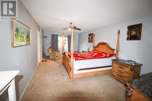 1 Ashford Court, Aurora (Aurora Highlands), ON - Indoor Photo Showing Bedroom