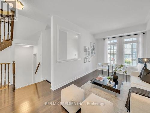 31 Lou Pomanti Street, Toronto, ON - Indoor Photo Showing Living Room