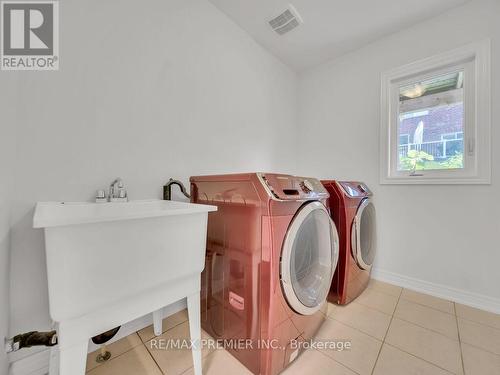 31 Lou Pomanti Street, Toronto (Humberlea-Pelmo Park), ON - Indoor Photo Showing Laundry Room