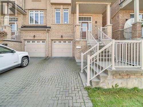 31 Lou Pomanti Street, Toronto (Humberlea-Pelmo Park), ON - Outdoor