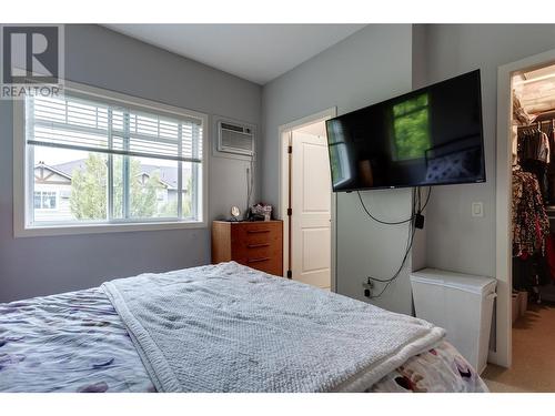 150 Mallach Road Unit# 204, Kelowna, BC - Indoor Photo Showing Bedroom