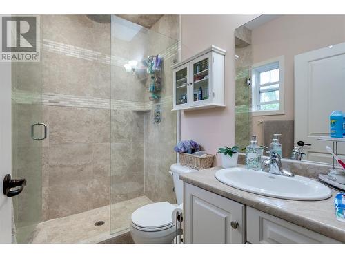 150 Mallach Road Unit# 204, Kelowna, BC - Indoor Photo Showing Bathroom