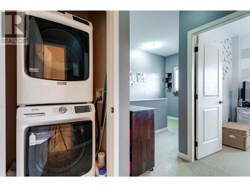 150 Mallach Road Unit# 204, Kelowna, BC - Indoor Photo Showing Laundry Room