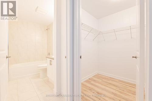 301 - 460 Dundas Street E, Hamilton, ON - Indoor Photo Showing Bathroom