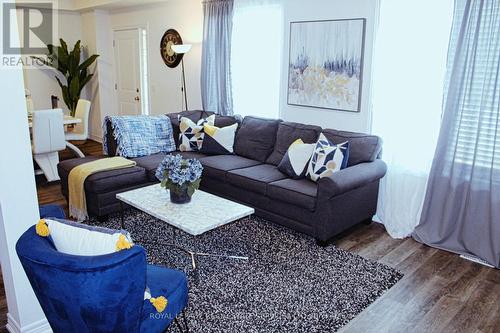 70 - 77 Diana Avenue, Brantford, ON - Indoor Photo Showing Living Room