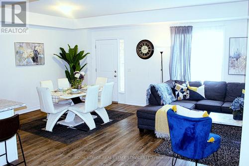 70 - 77 Diana Avenue, Brantford, ON - Indoor Photo Showing Living Room