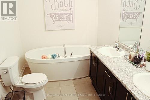 70 - 77 Diana Avenue, Brantford, ON - Indoor Photo Showing Bathroom