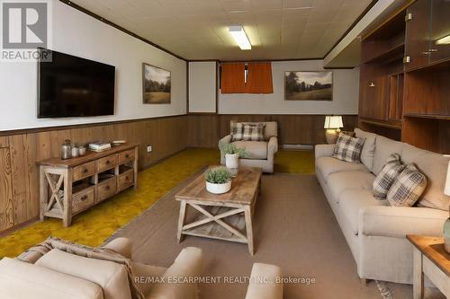 53 Martin Road, Hamilton (Rosedale), ON - Indoor Photo Showing Living Room