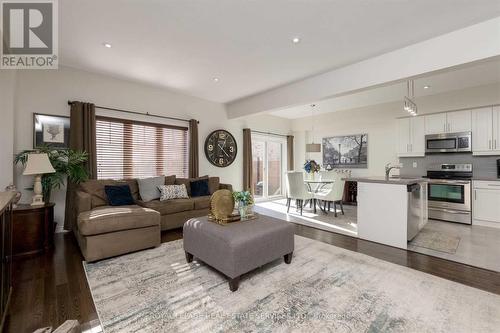 124 Shoreview Place, Hamilton (Lakeshore), ON - Indoor Photo Showing Living Room