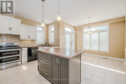 76 Moorland Crescent, Hamilton, ON - Indoor Photo Showing Kitchen