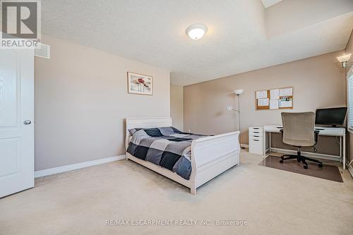 76 Moorland Crescent, Hamilton, ON - Indoor Photo Showing Bedroom