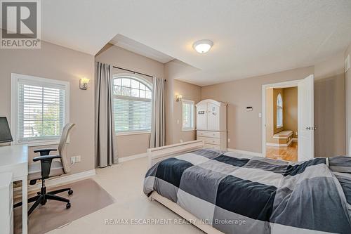 76 Moorland Crescent, Hamilton, ON - Indoor Photo Showing Bedroom