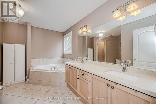 76 Moorland Crescent, Hamilton, ON - Indoor Photo Showing Bathroom