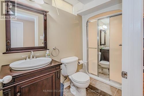 76 Moorland Crescent, Hamilton, ON - Indoor Photo Showing Bathroom