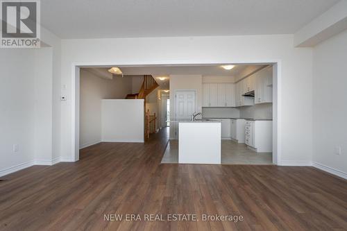 114 Player Drive, Erin, ON - Indoor Photo Showing Kitchen