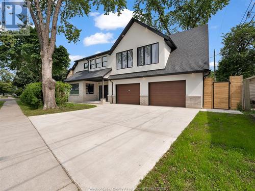 907 Reedmere Road, Windsor, ON - Outdoor With Facade