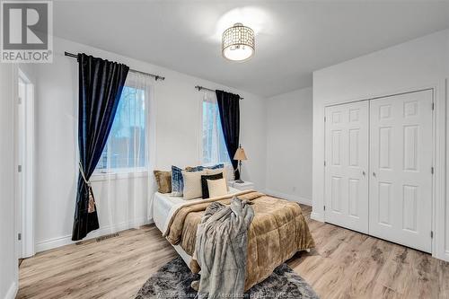 907 Reedmere Road, Windsor, ON - Indoor Photo Showing Bedroom