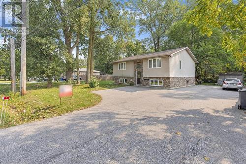 4851 Matchett Road, Windsor, ON - Outdoor