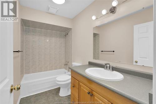 4851 Matchett Road, Windsor, ON - Indoor Photo Showing Bathroom