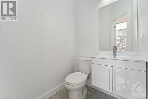 828 Maplewood Avenue Unit#A, Ottawa, ON - Indoor Photo Showing Bathroom