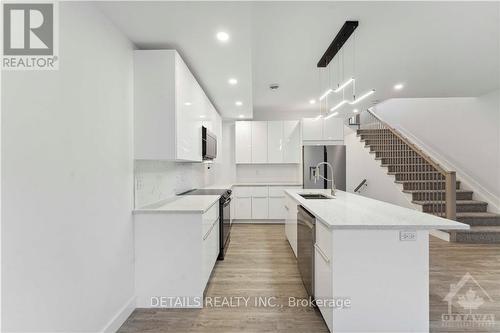 A - 828 Maplewood Avenue, Ottawa, ON - Indoor Photo Showing Kitchen With Upgraded Kitchen