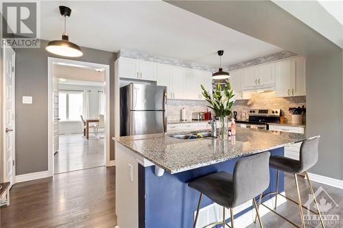 123 Gelderland Private, Ottawa, ON - Indoor Photo Showing Kitchen With Stainless Steel Kitchen With Upgraded Kitchen