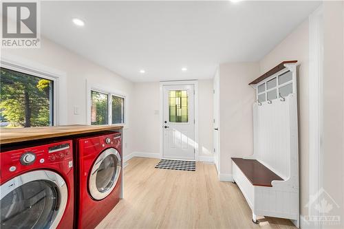 Mud Room/Laundry - 2713 Donnelly Drive, Ottawa, ON - Indoor Photo Showing Laundry Room