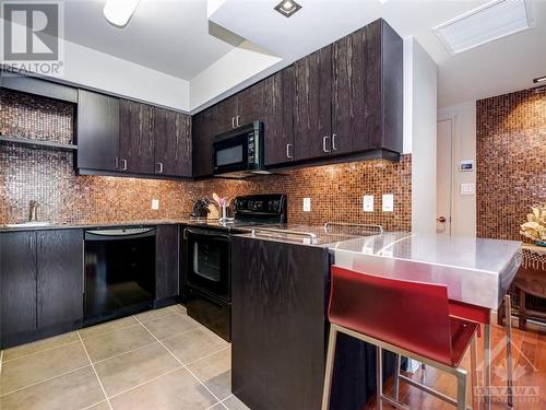 445 Laurier Avenue W Unit#705, Ottawa, ON - Indoor Photo Showing Kitchen