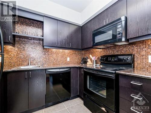 445 Laurier Avenue W Unit#705, Ottawa, ON - Indoor Photo Showing Kitchen