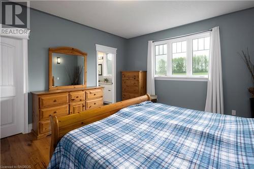 023038 Holland-Sydenham Townline, Chatsworth, ON - Indoor Photo Showing Bedroom