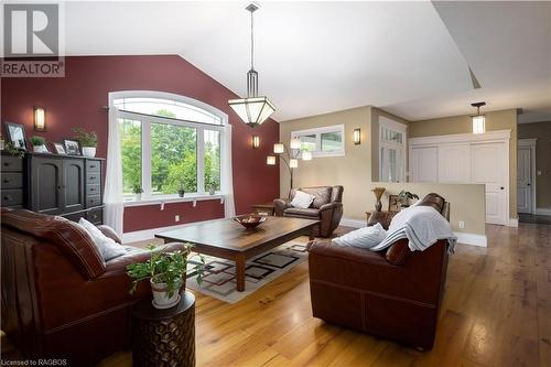 023038 Holland-Sydenham Townline, Chatsworth, ON - Indoor Photo Showing Living Room