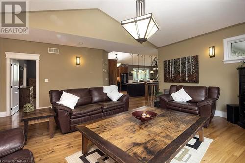 023038 Holland-Sydenham Townline, Chatsworth, ON - Indoor Photo Showing Living Room