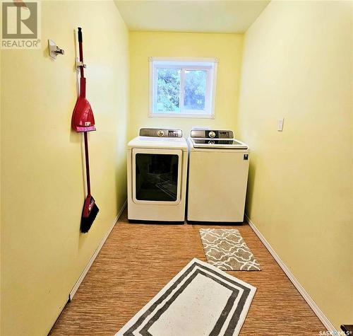 33 Railway Avenue, Yarbo, SK - Indoor Photo Showing Laundry Room