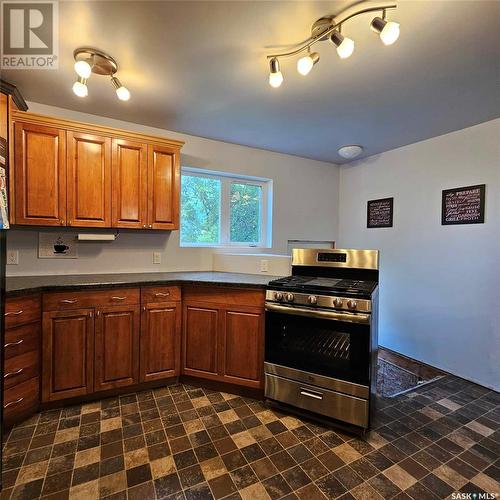 33 Railway Avenue, Yarbo, SK - Indoor Photo Showing Kitchen