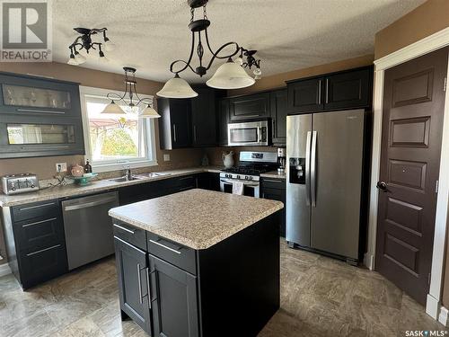 280 Dehavilland Avenue, Air Ronge, SK - Indoor Photo Showing Kitchen