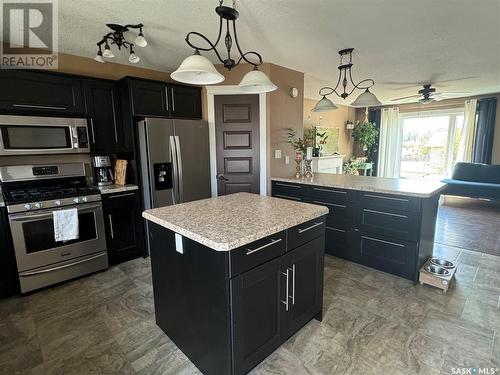 280 Dehavilland Avenue, Air Ronge, SK - Indoor Photo Showing Kitchen