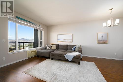 410-1200 Harrison Place, Kamloops, BC - Indoor Photo Showing Living Room