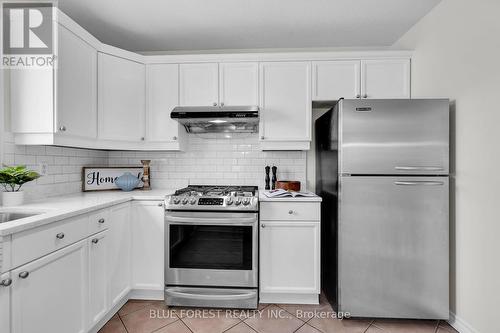 6628 Beattie Street, London, ON - Indoor Photo Showing Kitchen