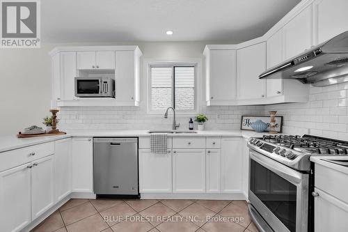 6628 Beattie Street, London, ON - Indoor Photo Showing Kitchen With Double Sink