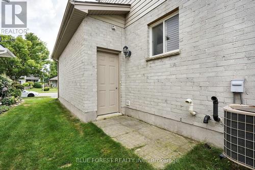 6628 Beattie Street, London, ON - Outdoor With Exterior