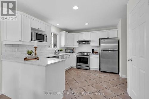 6628 Beattie Street, London, ON - Indoor Photo Showing Kitchen With Stainless Steel Kitchen With Upgraded Kitchen