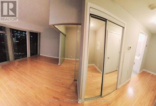 3311 - 12 York Street, Toronto (Waterfront Communities), ON - Indoor Photo Showing Other Room